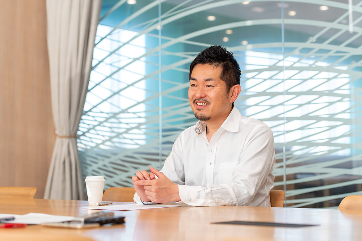 『伝え方が9割』著者である株式会社ウゴカス代表取締役兼コピーライター 佐々木圭一さん|LION Scope | ライオン株式会社
