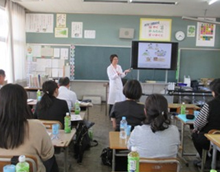 小学校の養護教諭向け講習会